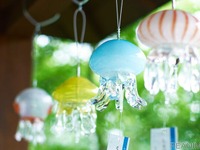 【夏休み】“クラゲ風鈴”が織りなす涼やかな音色 画像
