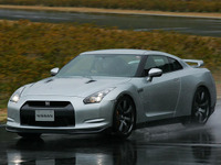 【日産 GT-R 試乗】こうしたクルマでいい…松下宏 画像
