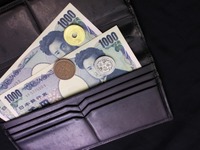 タクシーの料金精算、40代以上は現金派…パーク24調べ 画像