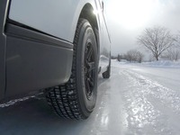 小口配送の需要が増加…ビジネスバン・小型トラック用スタッドレス『デルベックス935』発売へ　トーヨータイヤ 画像