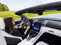 メルセデスAMG SL、インテリアの写真を先行公開…30年ぶりの4シーターに 画像