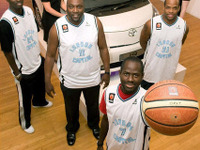 英国トヨタが広〜い iQ をPR 画像