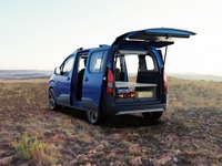プジョー リフターを車中泊仕様に、無加工で取付可能な純正オプション登場 画像