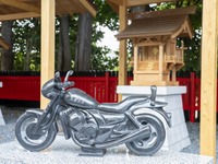 「オートバイ神社」が柏市に誕生…バイクの石像が鎮座、「ホールインワン神社」も併設 画像