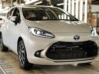 トヨタ、国内14工場27ライン58車種で生産調整…アクア新型とランドクルーザー300も 画像