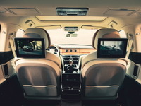 ベントレー、新開発の後席エンターテインメント設定…欧州向け2車種に 画像