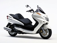 ヤマハ『マジェスティ』に3つ目のモデルが登場---カスタム感を強調 画像