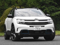 【シトロエン C5エアクロスSUV PHEV 新型試乗】コンフォートモード無しでもコンフォート…中村孝仁 画像