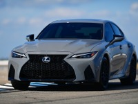 レクサス IS に頂点…472馬力V8の「F SPORT パフォーマンス」 今秋米国発売へ 画像