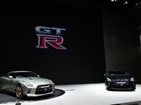 【日産 GT-R 2022年モデル】2つの新色はR33、R34をオマージュ 画像
