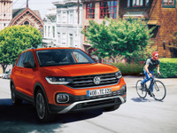 VWやメルセデスベンツなど輸入車ブランド、強気の値上げラッシュ［新聞ウォッチ］ 画像