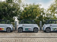 シトロエンの小型EV『アミ』、カスタム設定拡大…オリジナルデザインで車体を装飾 画像