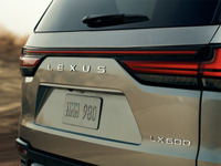 新世代レクサス第2弾は、フラッグシップSUVの『LX』 10月14日に披露 画像