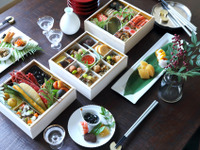 タクシーが有名店「おせち」をデリバリー 画像