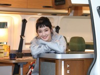 【アソモビ2021】アンバサダーに剛力彩芽、豪華キャンピングカーを貸与 画像