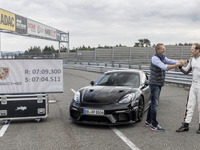 ポルシェ 718 ケイマン に頂点、「GT4 RS」開発中 11月デビューへ 画像