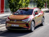VWの電動SUVクーペ『ID.5』 高性能版「GTX」とともに11月3日発表へ 画像