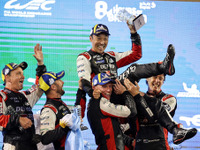 【WEC 最終戦】中嶋一貴が有終の美を飾る優勝…トヨタ6戦全勝、ドライバーズ王者は小林可夢偉組 画像