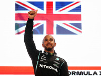 【F1 カタールGP】ハミルトンがポールトゥウィンで2連勝…フェルスタッペンが2位でランキングトップを維持 画像