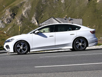 VWの新型EVセダン『ID.ビジョン』市販化へ！航続距離700km、ワゴンタイプも設定か 画像