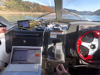 水陸両用バス実用化へむけ前進、小型船の自動操船実験…埼玉工業大学と群馬ボートが神流湖で 画像