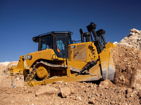 作業量・生産性向上、遠隔操作対応の次世代中型ブルドーザ『Cat D7』発売…キャタピラー 画像