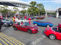 サンタさんがマツダ ロードスター でやってきた！…横浜で40台の同乗イベント［フォトレポート］ 画像