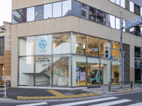 日本初、商用EVのショールームが南青山にオープン…エレモの移動販売車仕様を公開 画像