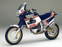 ダカールラリー優勝マシンが出来るまで 画像