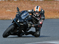 【ヤマハ YZF-R7 試乗】濃密なスポーツライディングを思えば、99.9万円はバーゲン価格…佐川健太郎 画像