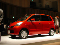 【日産『モコ』発表】あれ、『マーチ』より値段が……気にしない、気にしない 画像