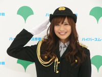 セーフティ＆スムーズ東京フェア2008　写真蔵…優木まおみ の婦警姿 画像