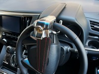 加藤電機、本革調ハンドルロック発売へ…高級車のインテリアにもマッチ 画像