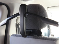 折り畳み式車載用スーツハンガー登場、高級感あふれるスタイリッシュデザイン 画像