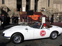 クラシックカーフェスタ…唐沢寿明が 2000GT で100台を牽引 画像
