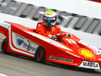 バリチェロ、マッサ主催のカートレースで優勝 画像