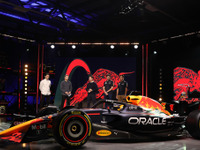 レッドブル、2022年型F1マシン「RB18」を発表…ORACLEがチームのタイトルパートナーに 画像