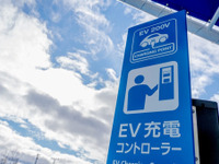 サブバッテリーをEVスタンドで高速充電、キャンピングカー業界初の充電システム登場 画像