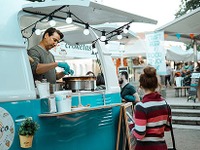 スマホで学べるキッチンカー開業支援講座、開業方法から開業者インタビューまで収録 画像