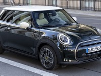 MINIのEVに「毅然とした」特別モデル、グリーンにブロンスのアクセント［詳細写真］ 画像