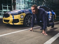 BMWのアートカー、世界限定99台で購入可能…「ジェフ・クーンズ」の8シリーズ［詳細写真］ 画像