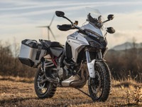 ドゥカティ『ムルティストラーダ V4』、ソフトとハードが進化した2022年型［写真23点］ 画像