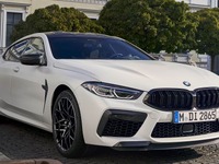 BMW 8シリーズ 改良新型に頂点、『M8』は625馬力…ワールドプレミア 画像