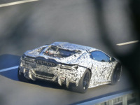 ランボルギーニ伝統のV12がついに電動化…『アヴェンタドール』後継モデルをスクープ 画像