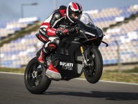 ドゥカティのスーパースポーツバイクの頂点、『パニガーレV4』に「SP2」…欧州発表＜速報＞ 画像