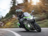 カワサキ 新型Ninja H2 SX発売へ、ボッシュの先進運転支援システム搭載 画像