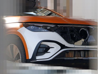 メルセデスベンツの新型EV『EQE』もSUVに…フルヌードボディを激写！ 画像