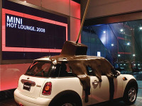 【クリスマス】都心に甘ーい MINI 登場 画像