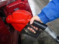 ガソリン価格高騰が緩和？…レギュラー163.8円/Lでマイナス1円　イードe燃費しらべ 画像