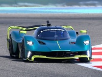 1000馬力のアストンマーティン、初走行…サーキット専用の『ヴァルキリー』 画像